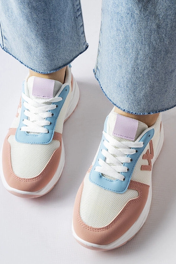 Tênis esportivos rosa-claro...