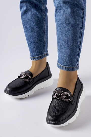 Mocassins pretos com corrente, "Vinceza" 2