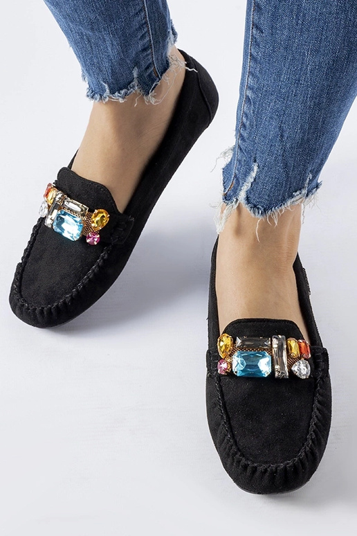 Mocassins pretos com detalhes...