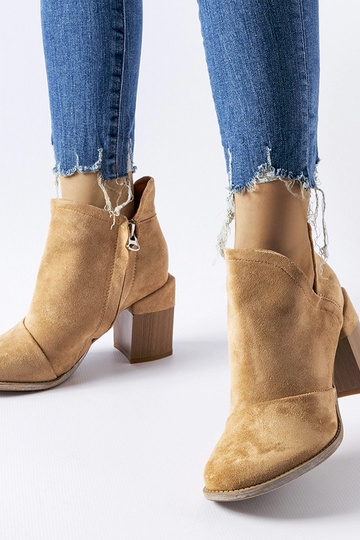 Botins bege com recortes Artemisia