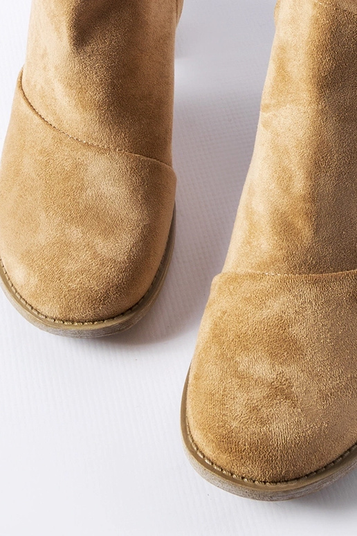 Botins bege com recortes Artemisia