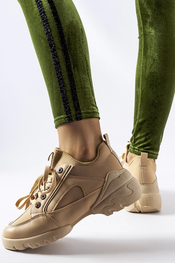 Tênis esportivos bege... 2