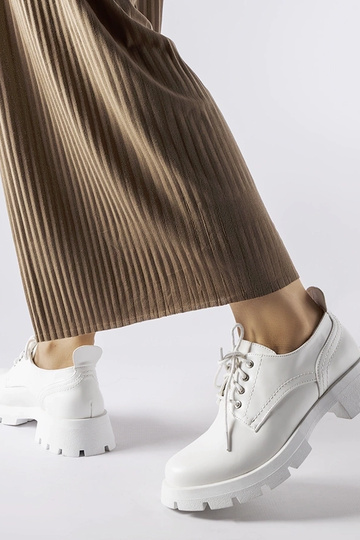 Sapatos Charleston brancos...