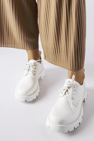 Sapatos Charleston brancos... 2