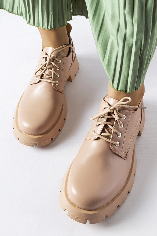 Sapatos Charleston bege com...