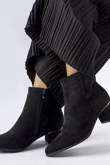 Botas de cano curto pretas... 2