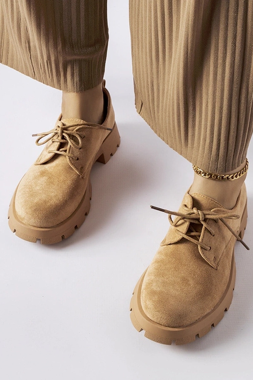 Mocassins marrons com sola robusta,...