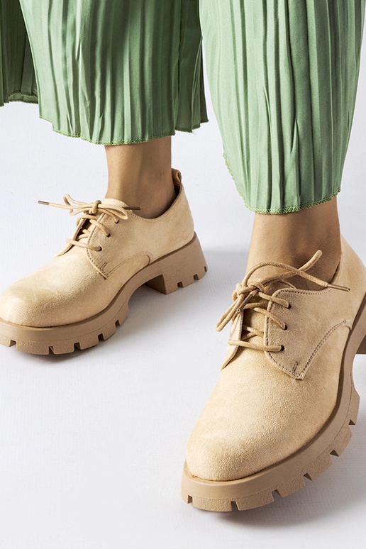 Botas bege com sola maciça da Coleman