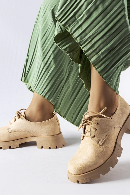 Botas bege com sola maciça da Coleman