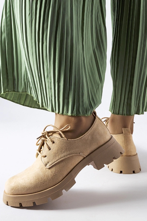 Botas bege com sola maciça da Coleman