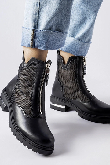 Botins pretos vazados Cavour