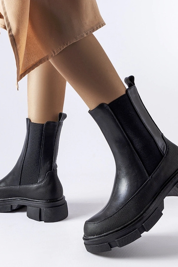 Botins pretos com cano... 2