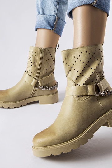 Botins verdes vazados com... 2