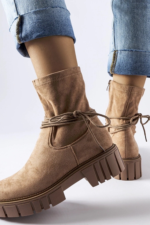 Botas de cano curto bege com...