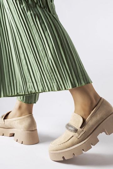 Mocassins bege com sola... 2
