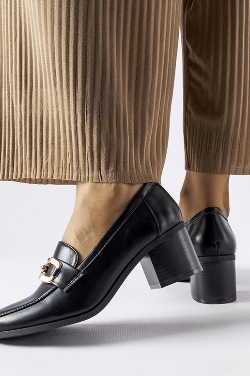 Mocassim clássico preto com fivela Artus