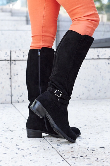 Botas isoladas pretas de... 2