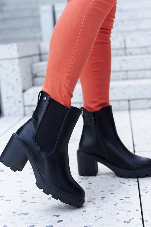 Botins clássicos pretos com salto Caio