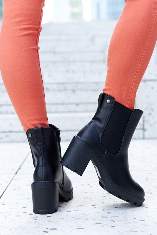 Botins clássicos pretos com salto Caio