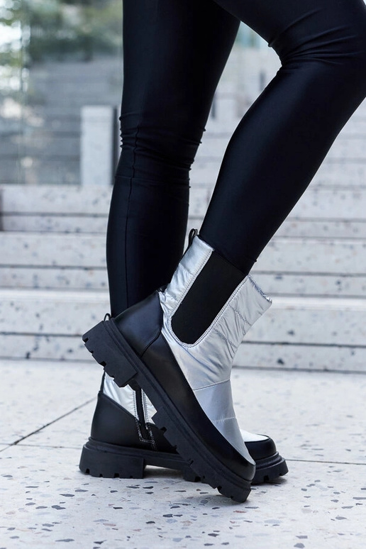 Botins de inverno em camurça...