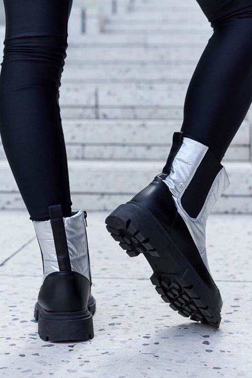 Botins de inverno em camurça...