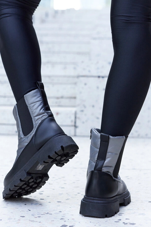 Botas de neve isoladas cinza Galvani