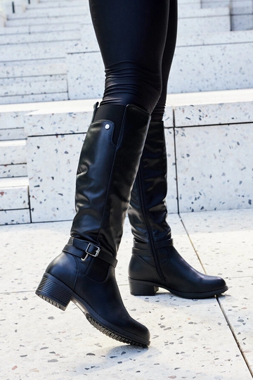 Botas de inverno pretas...