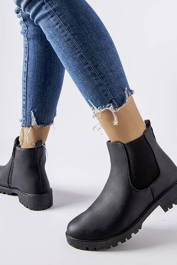 Sapatos casuais clássicos pretos de couro sintético Sabre 2