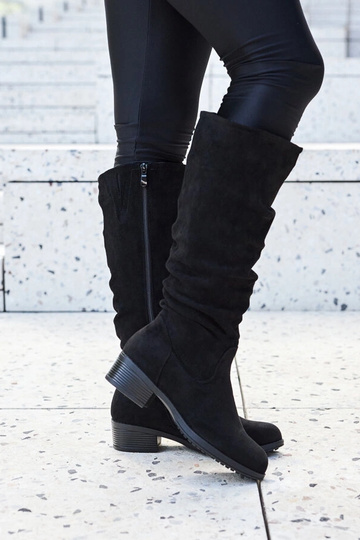 Botas de camurça pretas... 2