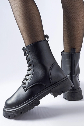 Botas pretas com isolamento... 2