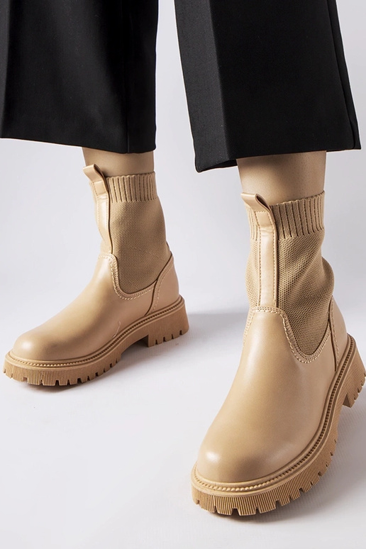 Botas de camurça na cor areia Big...