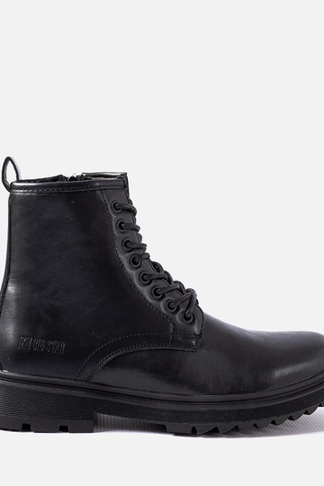 Botas pretas com isolamento...