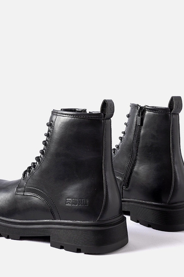 Botas pretas com isolamento... 2