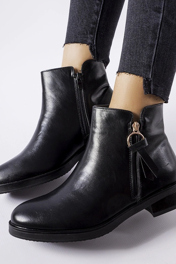 Botins Corciano clássicos isolados pretos 2
