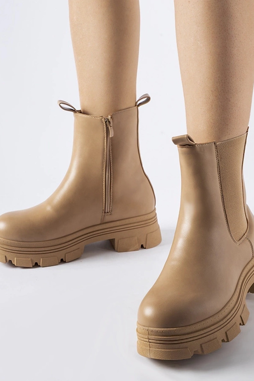 Botins bege na plataforma Placido