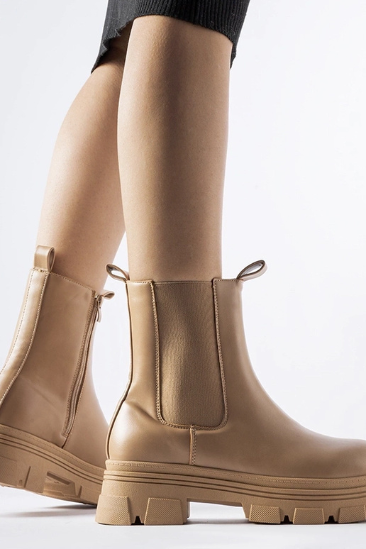 Botins bege na plataforma Placido