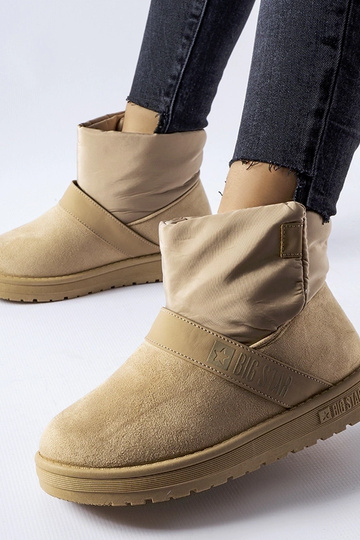 Botins em camurça sintética...