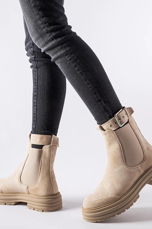 Botins bege com fecho decorativo Abela