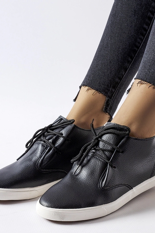 Botas pretas Cavarzere