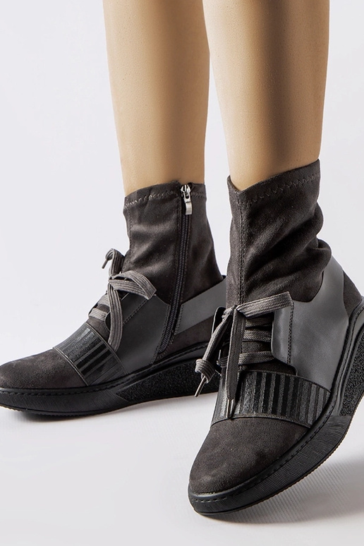 Botas Spoleto cinza com salto plataforma