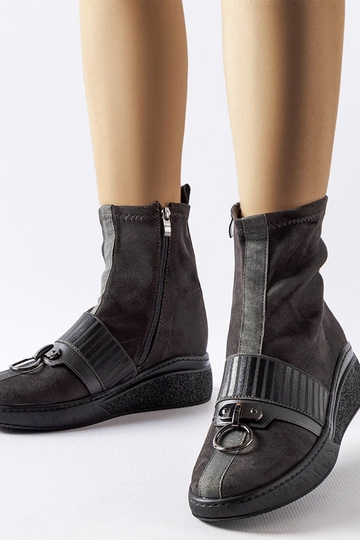 Botas cinzas tipo meia com...