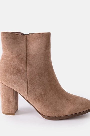 Botins isolados bege com... 2