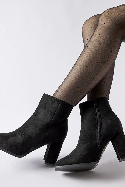 Botins Torricelli pretos com salto