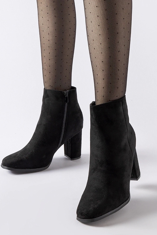 Botins Torricelli pretos com salto