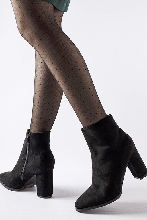 Botins Torricelli pretos com salto