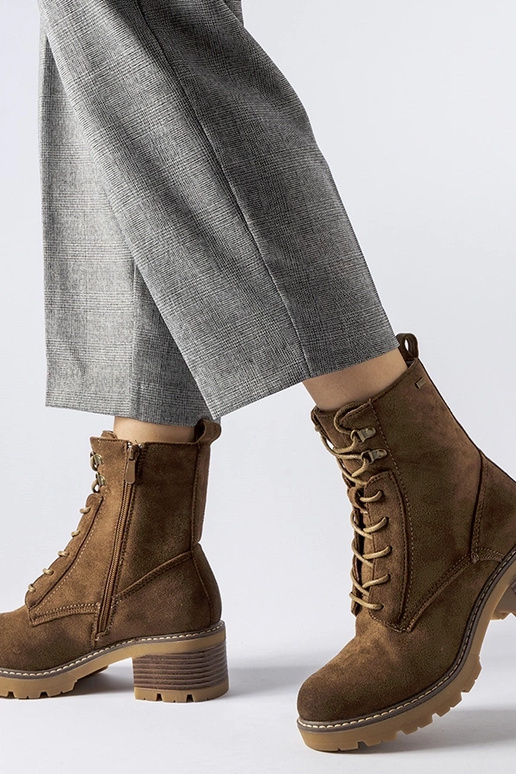 Botas de amarrar castanhas Clementina