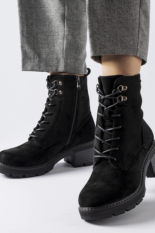 Botas pretas de amarrar Clementina