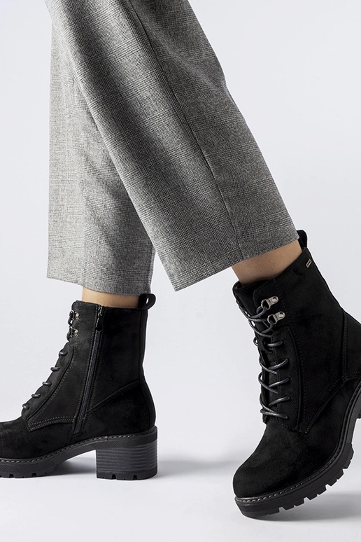 Botas pretas de amarrar Clementina