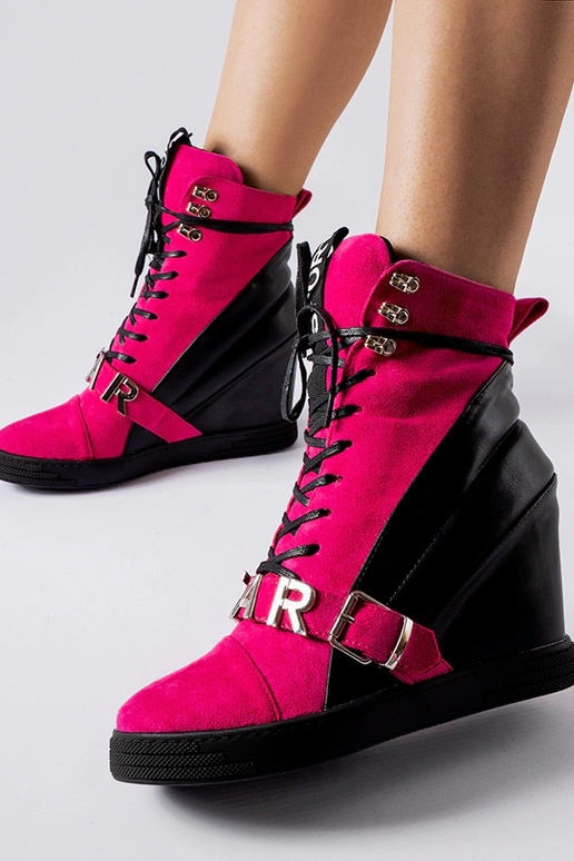 Tênis rosa e pretos com plataforma,...