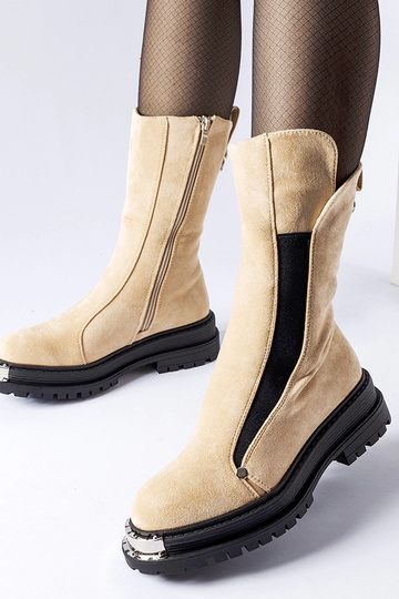 Botins isolados bege com... 2